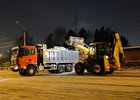 Снег вывозят ночью. Фото пресс-службы администрации Иркутска