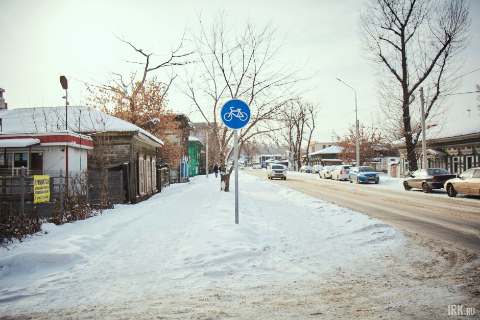 Велополоса на Горной занесена снегом, который не чистили уже очень давно