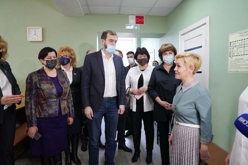 Ранее депутаты посетили Усольский медицинский техникум