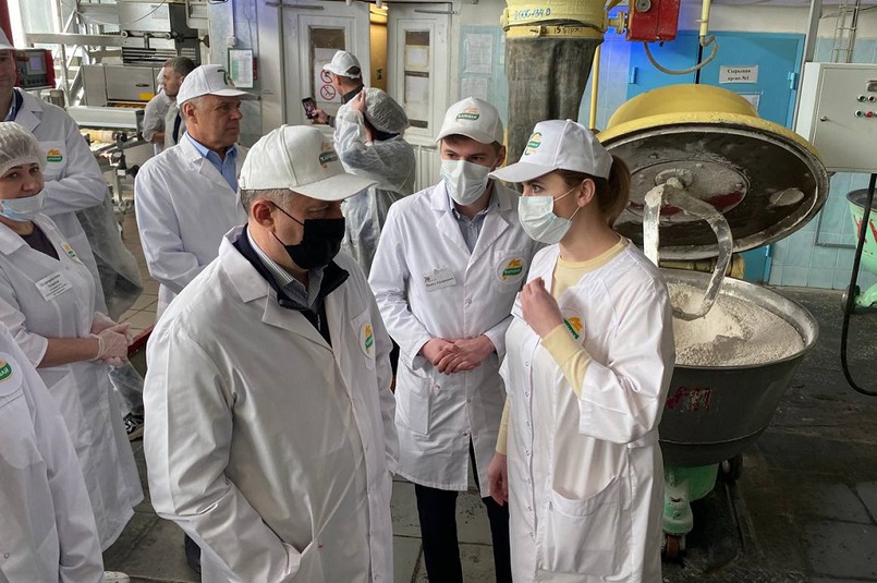 Ольга Валерьевна отметила, что завод заморозил цены на социально значимые хлеба