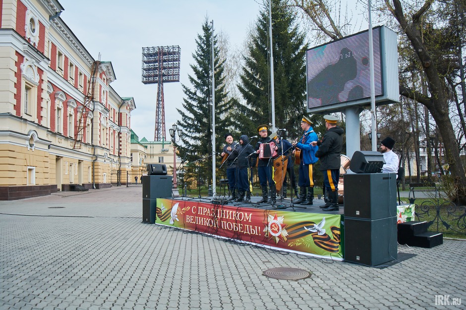 Ещё один концерт можно было послушать у Иркутского академического драматического театра Н.П. Охлопкова.