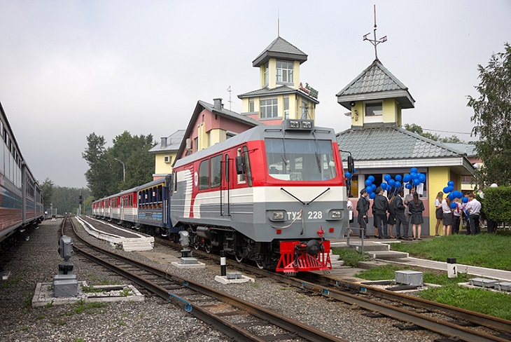 В Иркутске на острове Конный детская железная дорога возобновила перевозкупассажиров