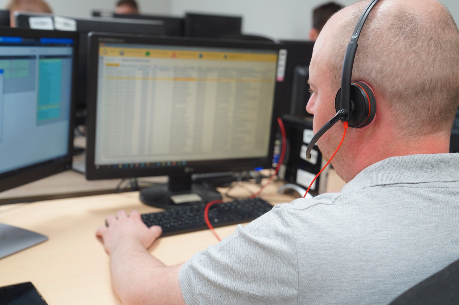 В любое время дня и ночи любой из 12 тысяч пользователей может обратиться к специалистам Центра за помощью