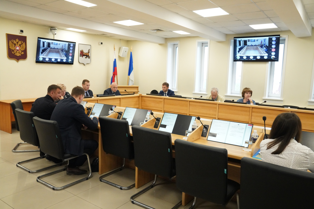 На заседании комитета по строительству и дорожному хозяйству