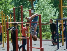 Целый день не пустовала спортивная площадка.