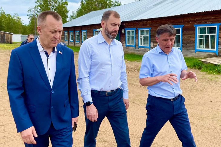 Николай Труфанов, Александр Ведерников, Сергей Чонский. Фото пресс-службы Законодательного собрания Иркутской области