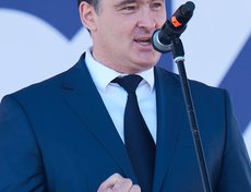 Руслан Болотов: «Сибиряки вместе со всеми россиянами достойно отвечают вызовам времени. Трудности делают нас более сильными. А любовь к Родине помогает с честью пройти все испытания».