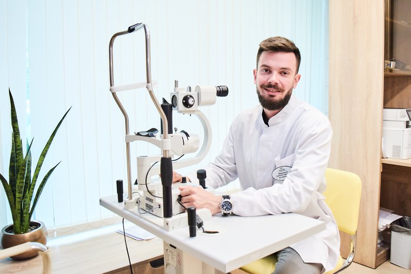 Частый вопрос: почему офтальмологи не делают себе коррекцию зрения?