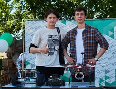Студенты ИРГУПС демонстрировали возможности робототехники.