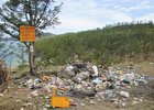 Оставленный туристами мусор. Фото Дмитрия Говорухина