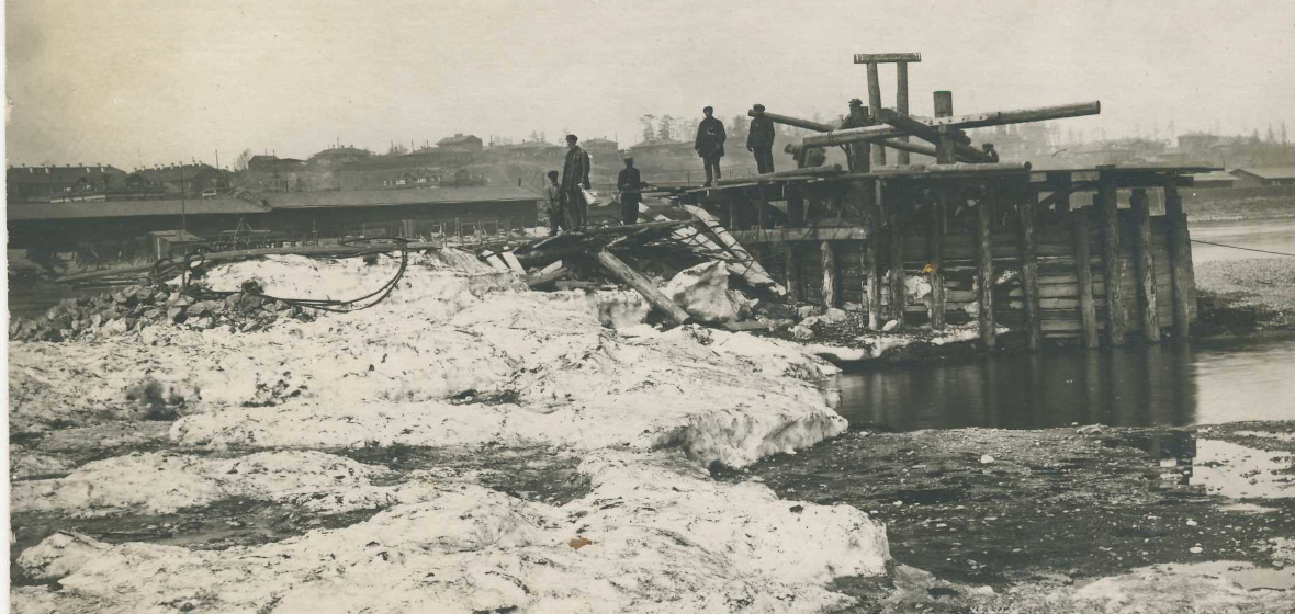 Начало строительства моста через Ангару, 1933 год. Фото из архивов музея истории города Иркутска им. А.М. Сибирякова