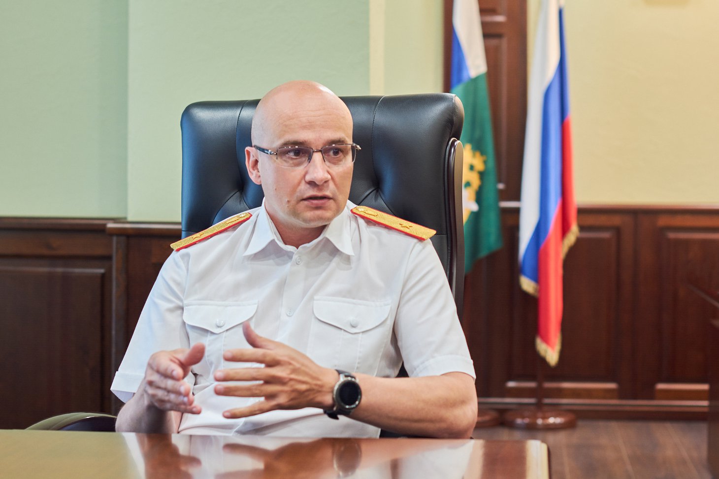 По словам Анатолия Ситникова, следователь должен обладать профессионализмом и порядочностью
