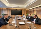 Встреча Игоря Кобзева и Максута Шадаева. Фото с сайта правительства Иркутской области