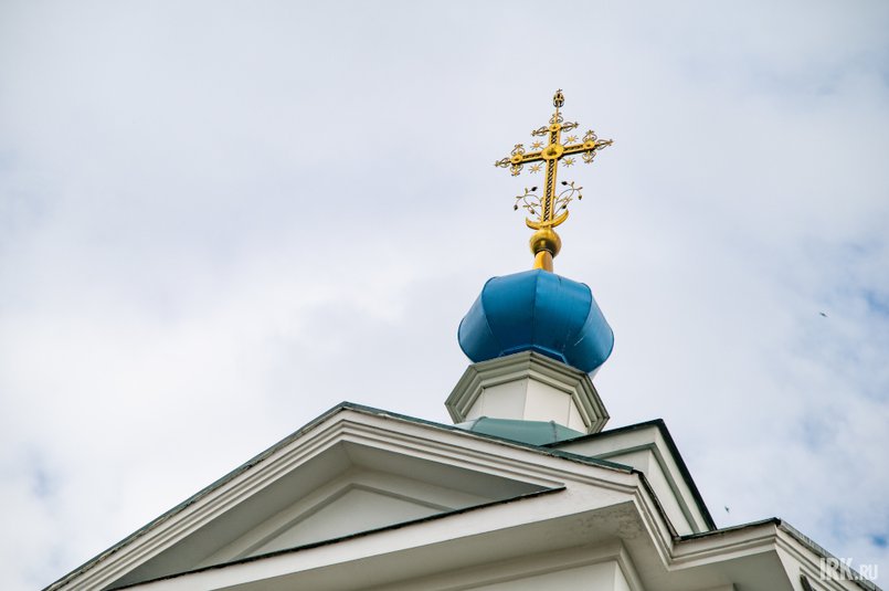 Купола храма венчают кресты, изготовленные иркутскими мастерами в 2015-м году