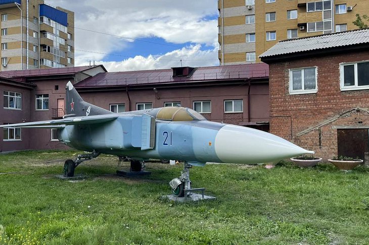 Самолет-памятник МиГ-23. Фото пресс-службы администрации Иркутска