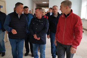 Игорь Кобзев посетил школы в Тайшете. Фото пресс-службы правительства Иркутской области
