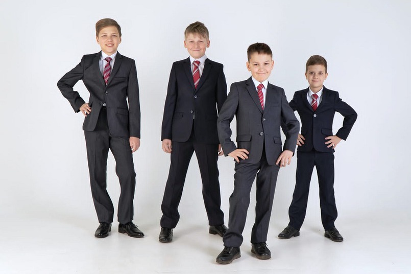 18 много мальчиков. Школьная форма Усолье-Сибирское. Современная Школьная форма для мальчиков. Фабрика школьной формы. Школьная одежда для мальчиков.