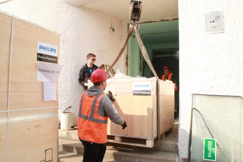 Осенью в Усть-Илимске заработает новый томограф. Медоборудование уже доставили в город