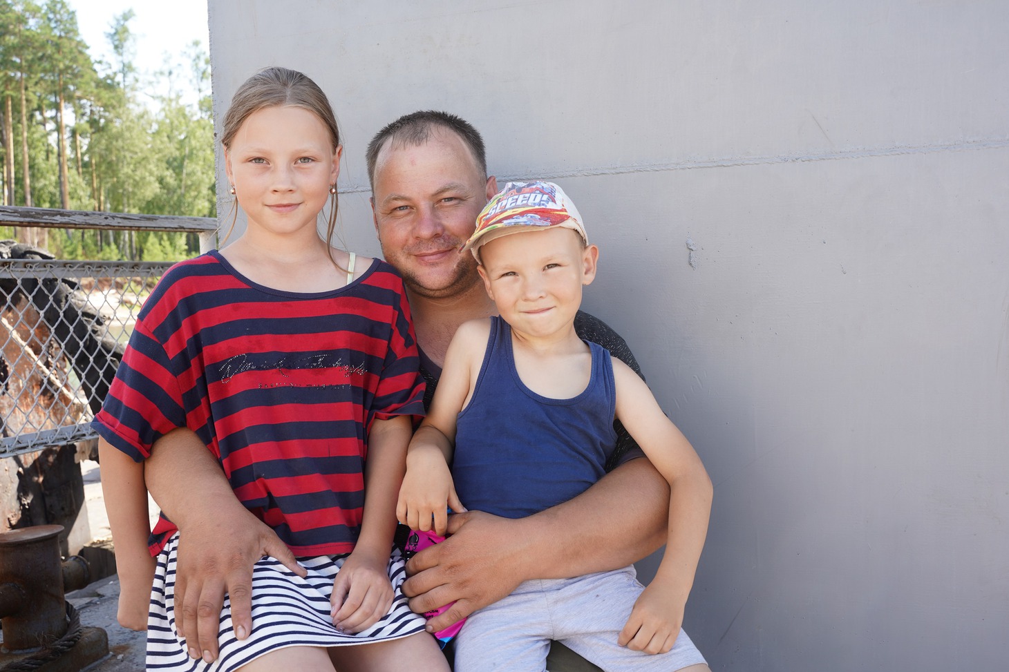 Житель Аносово Иван Дунаев с детьми