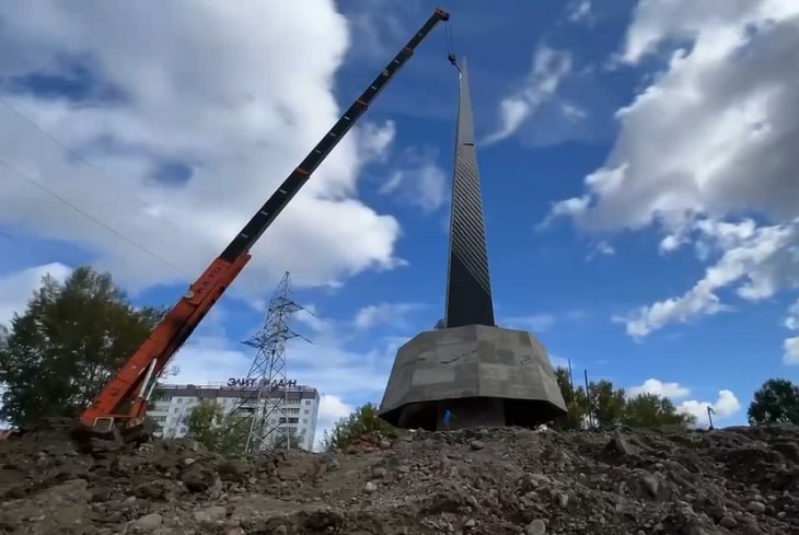 Стела на Байкальском кольце. Скриншот видео из телеграм-канала Руслана Болотова