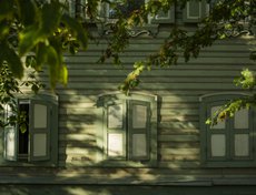 Часть помещений сдавали в наём. В советское время в постройках усадьбы жили люди и располагались торговые точки.
