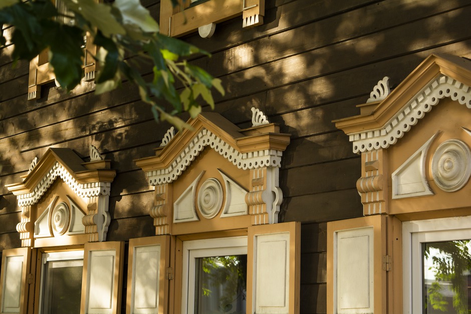 Из-за многочисленных изменений почти все декоративные элементы, изначально украшавшие усадьбы, утрачены.