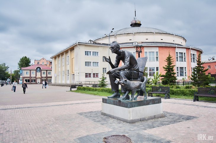 Памятник Леониду Гайдаю в Иркутске. Фото Маргариты Романовой, IRK.ru