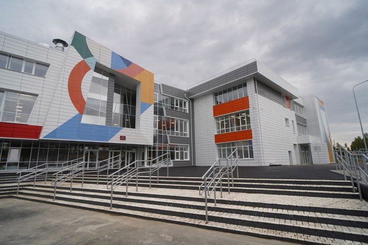 Новая школа в Тулуне. Фото пресс-службы правительства Иркутской области