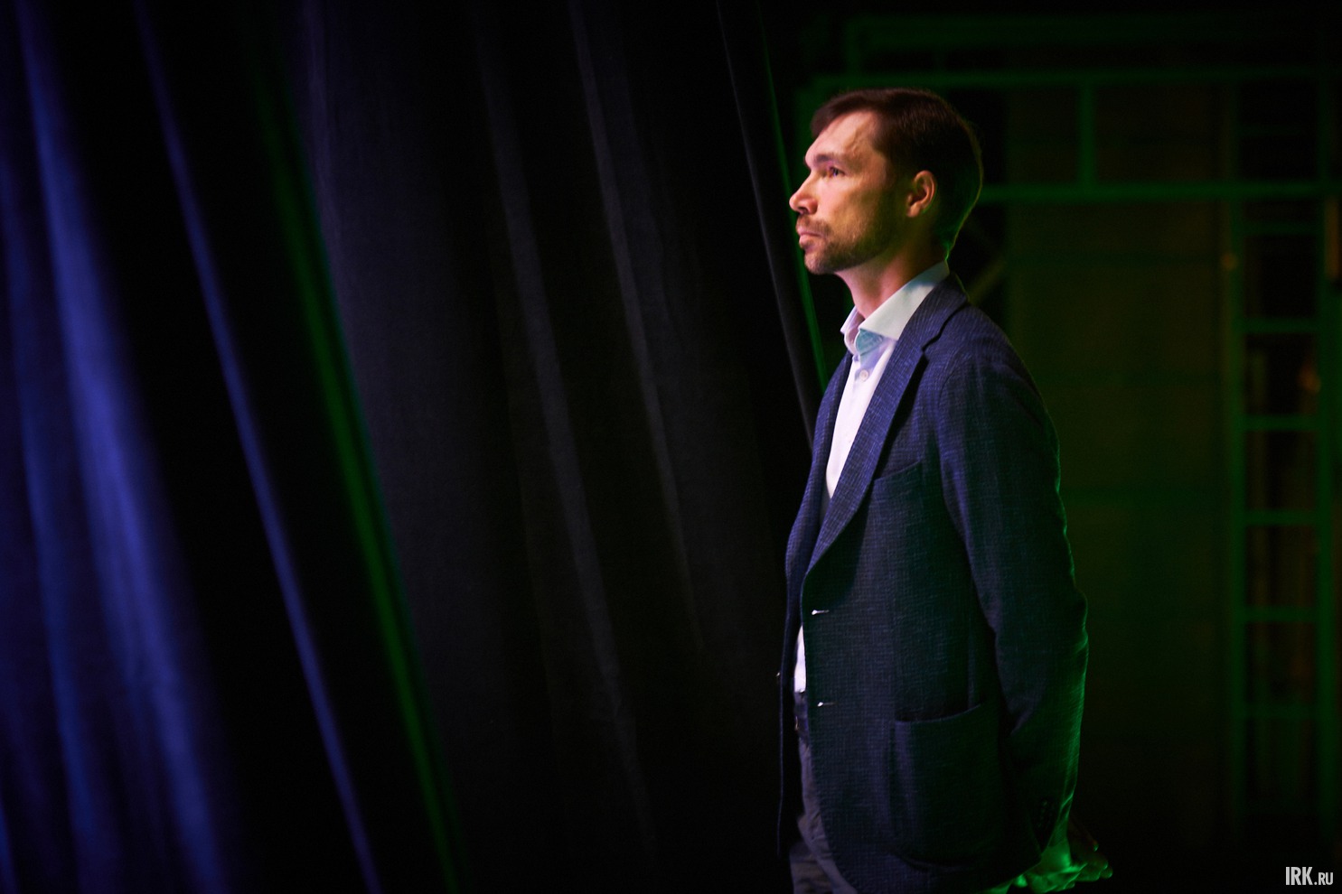 За работой коллег внимательно наблюдал из-за кулис дирижёр Иркутского музыкального театра имени Н.М. Загурского Михаил Тарасов.