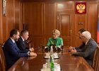 Валентина Матвиенко провела встречу с Игорем Кобзевым и Александром Ведерниковым. Фото с сайта правительства Иркутской области