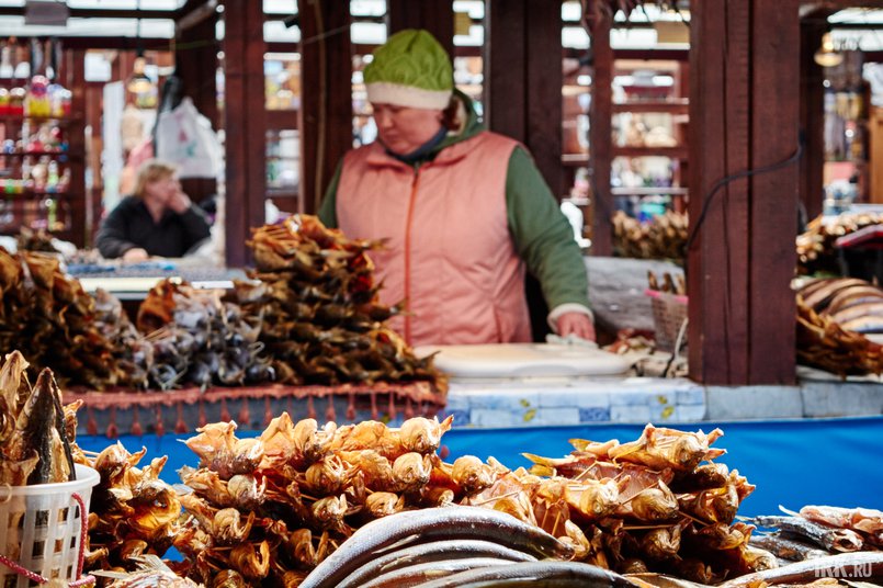 На рыбном рынке в Листвянке. Фото Маргариты Романовой