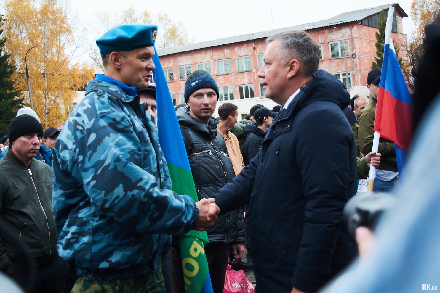 Среди мобилизованных — депутат Ангарского городского округа Денис Ягодзинский (слева).