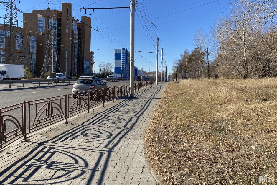 Тротуар со стороны Байкальской