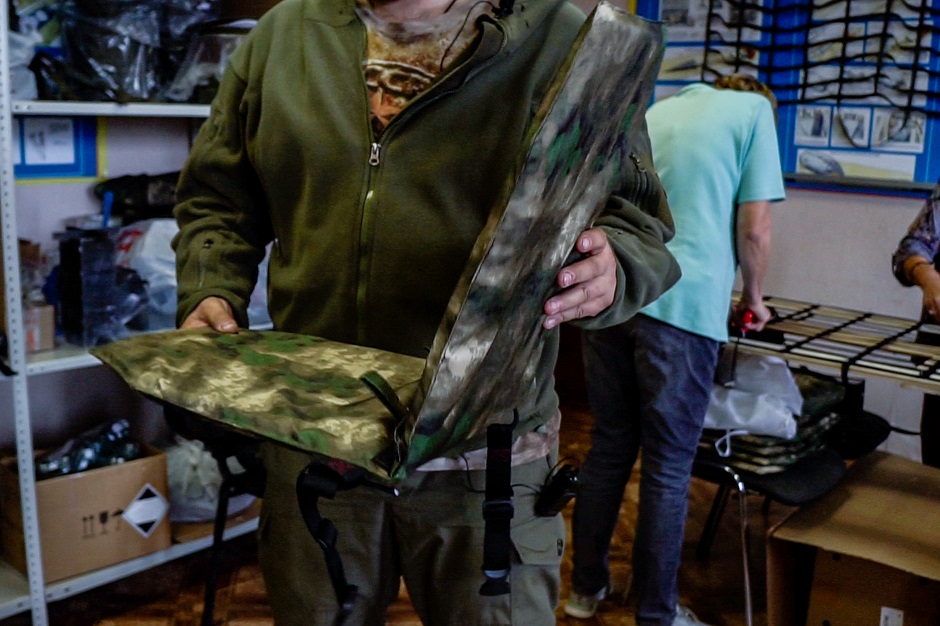 Пятиточечник может служит сидением, на нем можно и лежать в окопе или укрытии