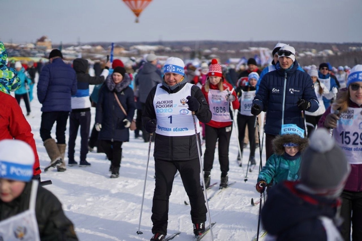 Губернатор ежегодно принимает участие в «Лыжне России»
