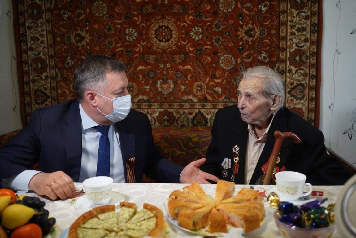 Игорь Кобзев и ветеран Великой Отечественной войны Дмитрий Максимович Ветров