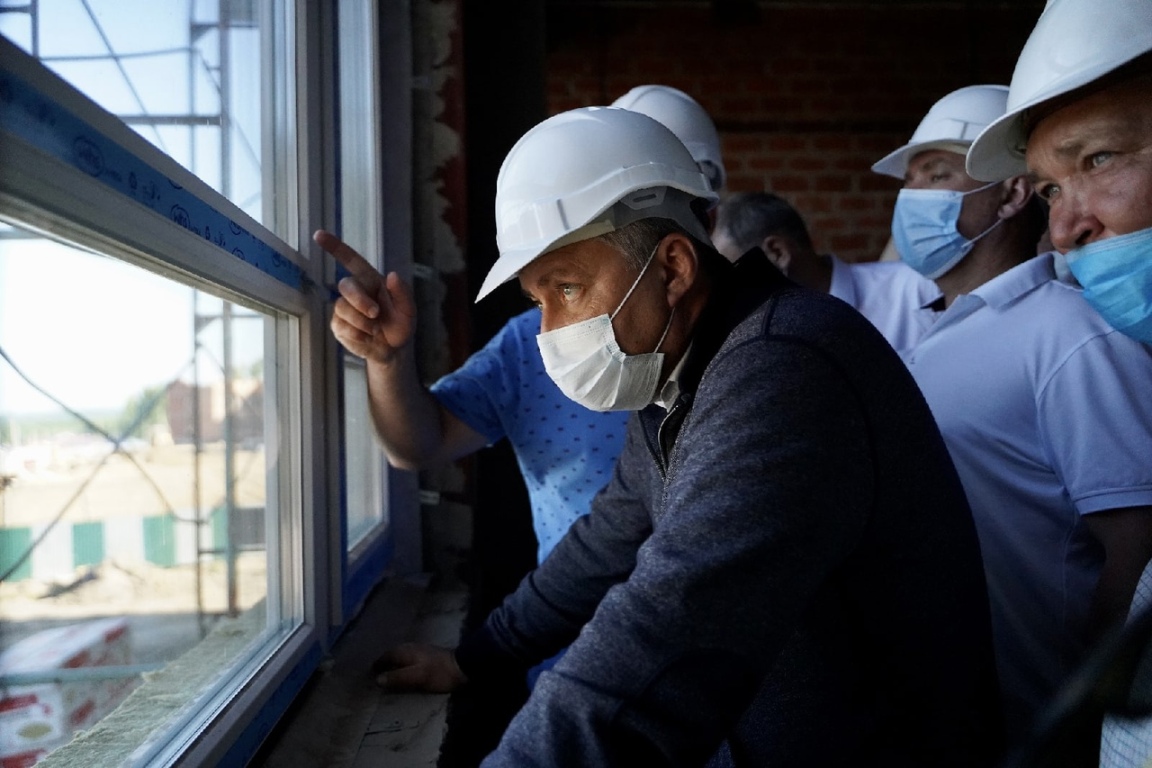 Очередной визит Игоря Кобзева в Тулун, стройплощадка