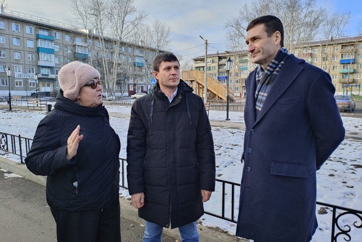 Константин Зайцев в городе Зима. Фото пресс-службы правительства Иркутской области