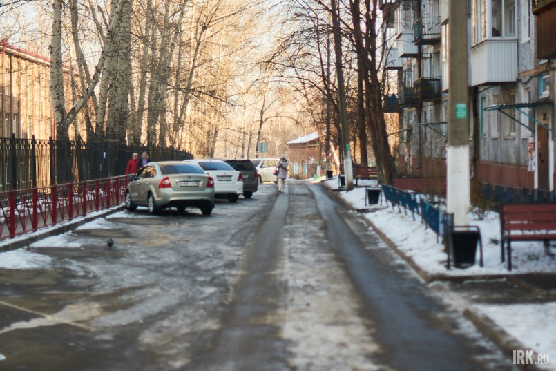 Возле дома №257 по улице Севастопольской появилась парковка