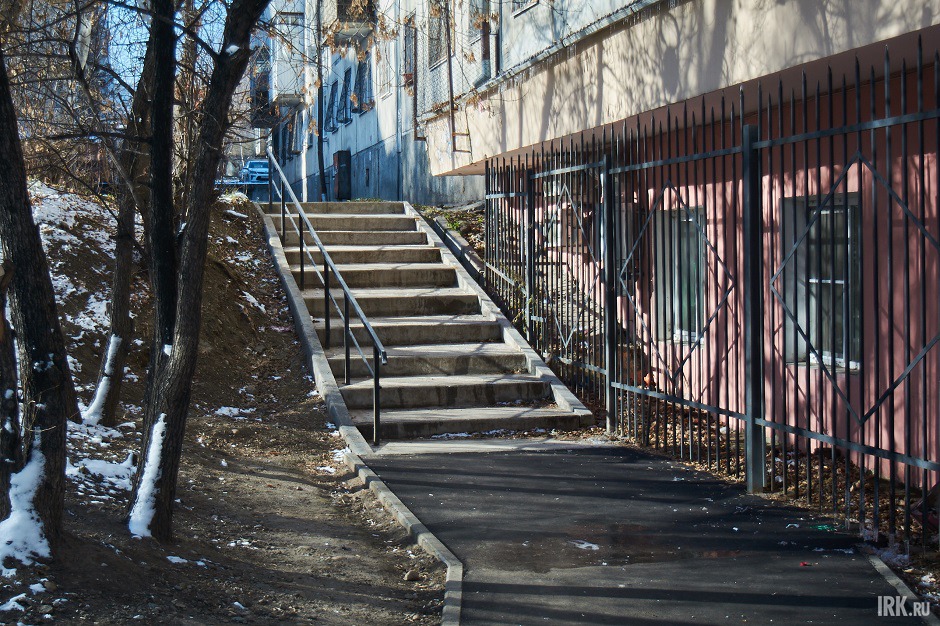 На Синюшиной горе много лестниц