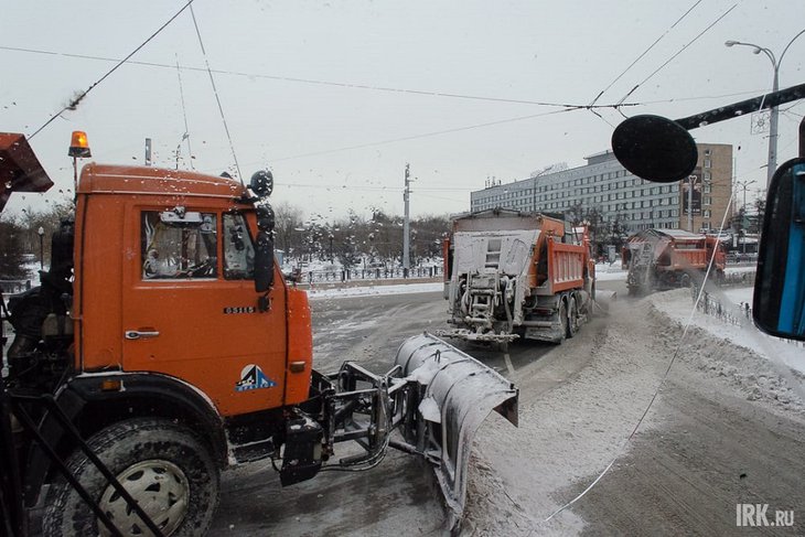 Уборка снега. Фото из архива IRK.ru