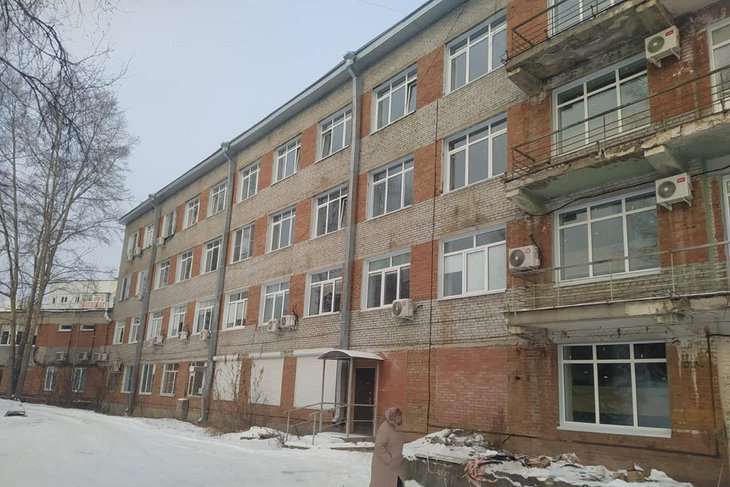 Капитальный ремонт поликлиники №1 в Усть-Илимске рассчитан на два года. Фото пресс-службы правительства региона
