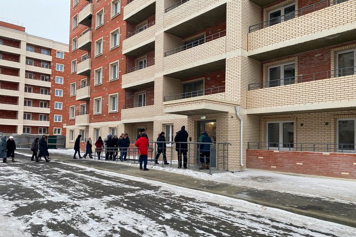 Блок-секции возводят для граждан, чье жилье пострадало из-за подъема грунтовых вод. Фото пресс-службы правительства региона