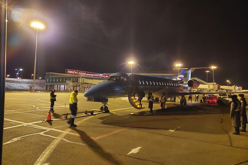 Самолет авиакомпании Aero Mongolia