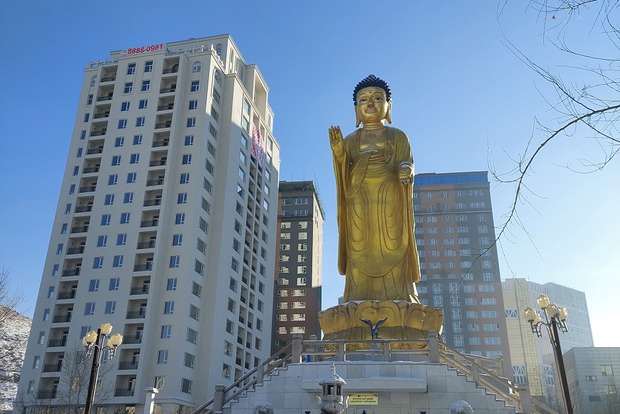 23-метровая статуя Будды Шакьямуни в Улан-Баторе. Фото Екатерины Емелиной, IRK.ru