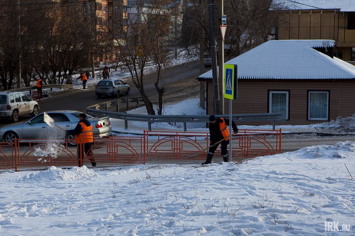 Уборка снега в Иркутске. Фото из архива IRK.ru