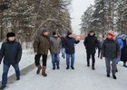 Игорь Кобзев в городском парке Шелехова. Фото пресс-службы правительства Иркутской области