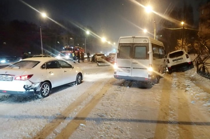 Массовое ДТП на Байкальской. Фото ГУ МВД России по Иркутской области