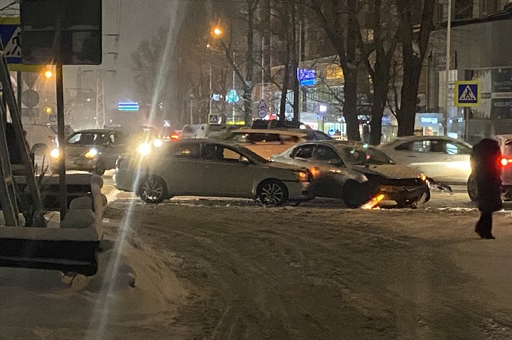 ДТП на Советской. Фото Дарьи Васильевой, IRK.ru