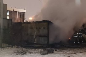 Пожар на улице Софьи Перовской. Фото пресс-службы ГУ МЧС России по Иркутской области